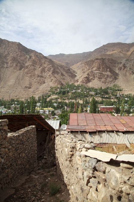 khorog-tajikistan-B2BCD933-AE14-40AF-8D85-F873A4D696FF.jpg