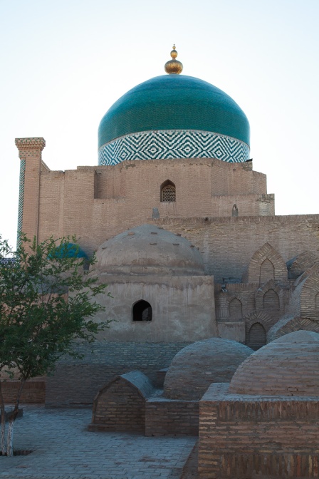 pakhlavan-mahmoud-mausoleum-uzbekistan-258A8E02-D588-4139-87B9-1B19E065D9C1.jpg