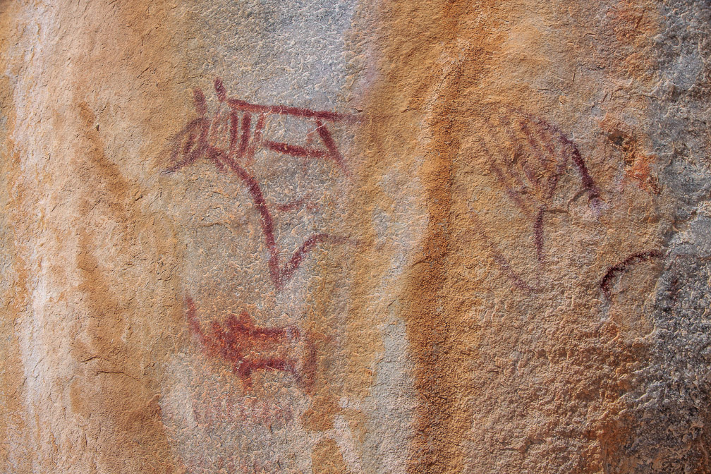 rock-painting-in-tsodilo-botswana-10.jpg