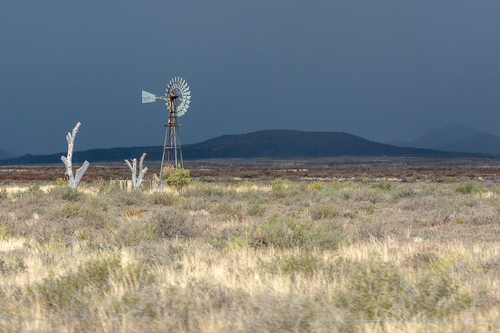 stormy-weather-victoria-west-to-three-sisters-south-africa-2.jpg