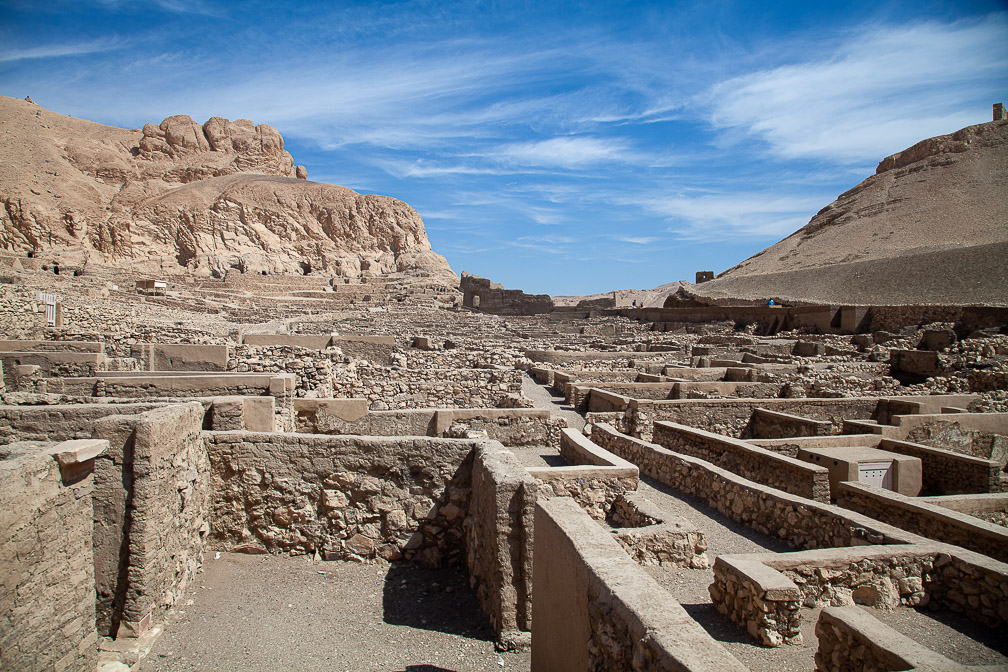 artisans-village-louxor-egypt.jpg