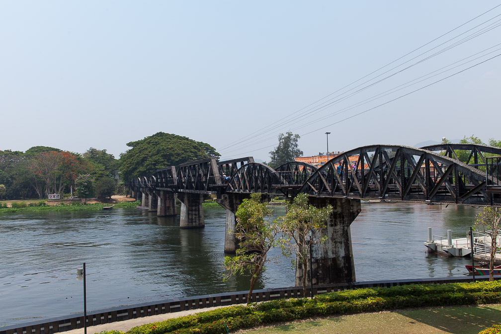 death-train-bridge-thailand-2.jpg