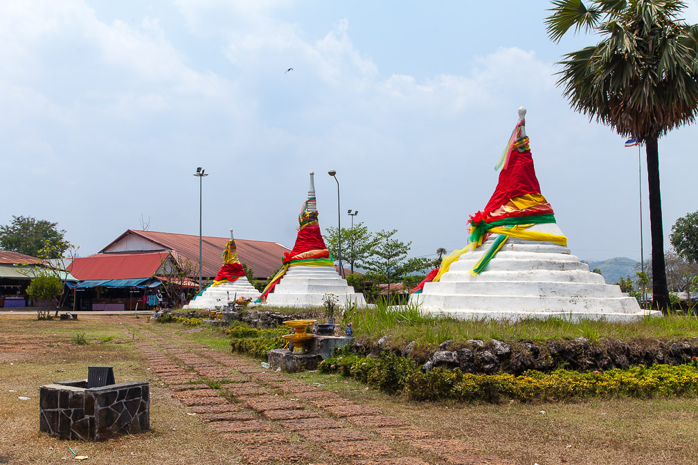 three-pagoda-pass-thailand-2.jpg
