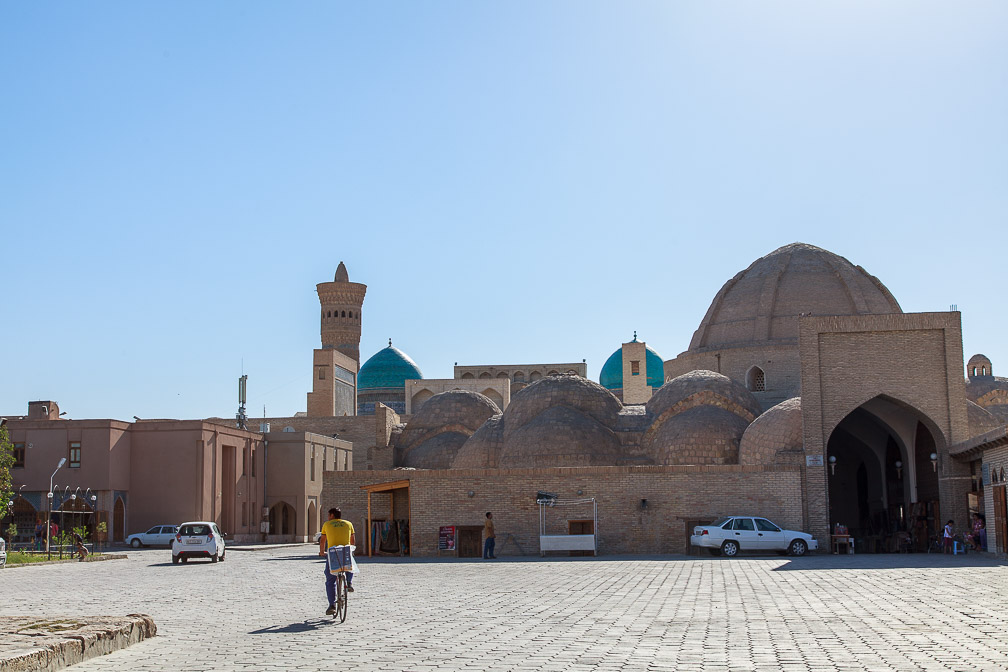 toki-zargaron-trading-dome-uzbekistan.jpg