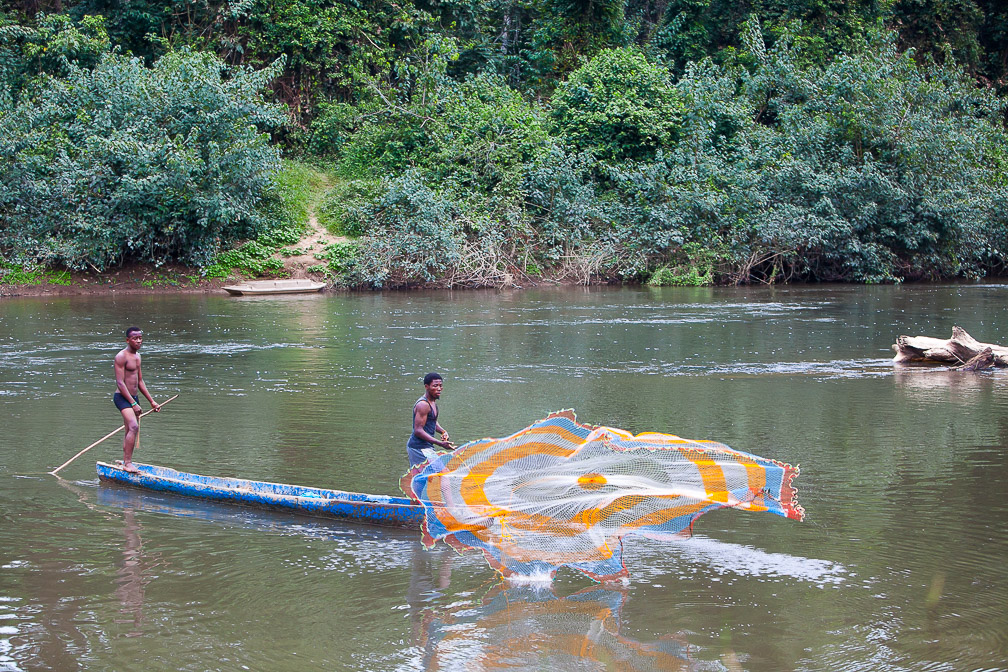 fishermen-moukalaba-river-gabon-3.jpg