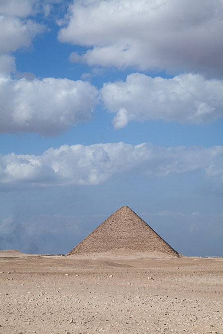 rhomboid-pyramid-near-saqarah-egypt-11.jpg