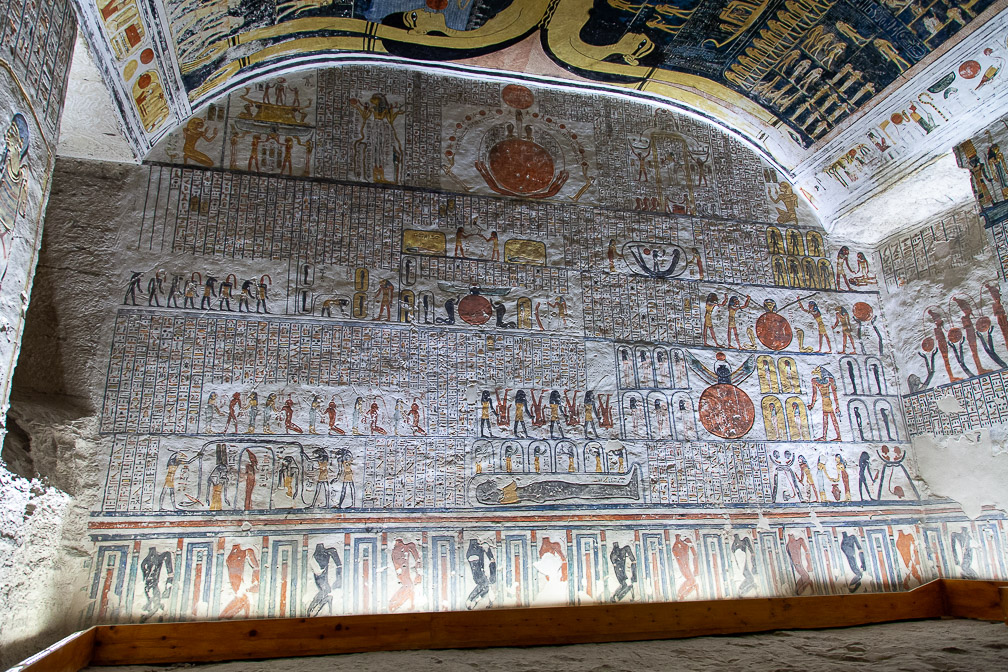 hieroglyphs-valley-of-kings-louxor-egypt-9.jpg